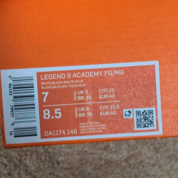 Legend 9 Academy FG/MG Cleats - White and Black - Picture 5 of 6